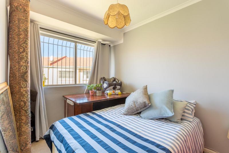 To Let 4 Bedroom Property for Rent in Pinelands Western Cape